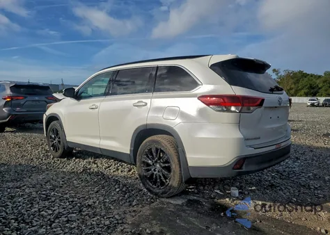 2019 Toyota Highlander Se из США, поврежденный, VIN 5TDJZRFH9KS573118